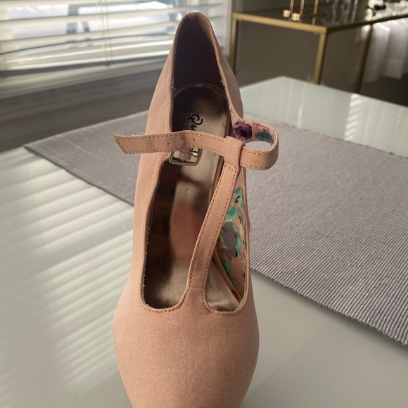 Qupid platforms, dusty rose, size 7.5 - Picture 2 of 7